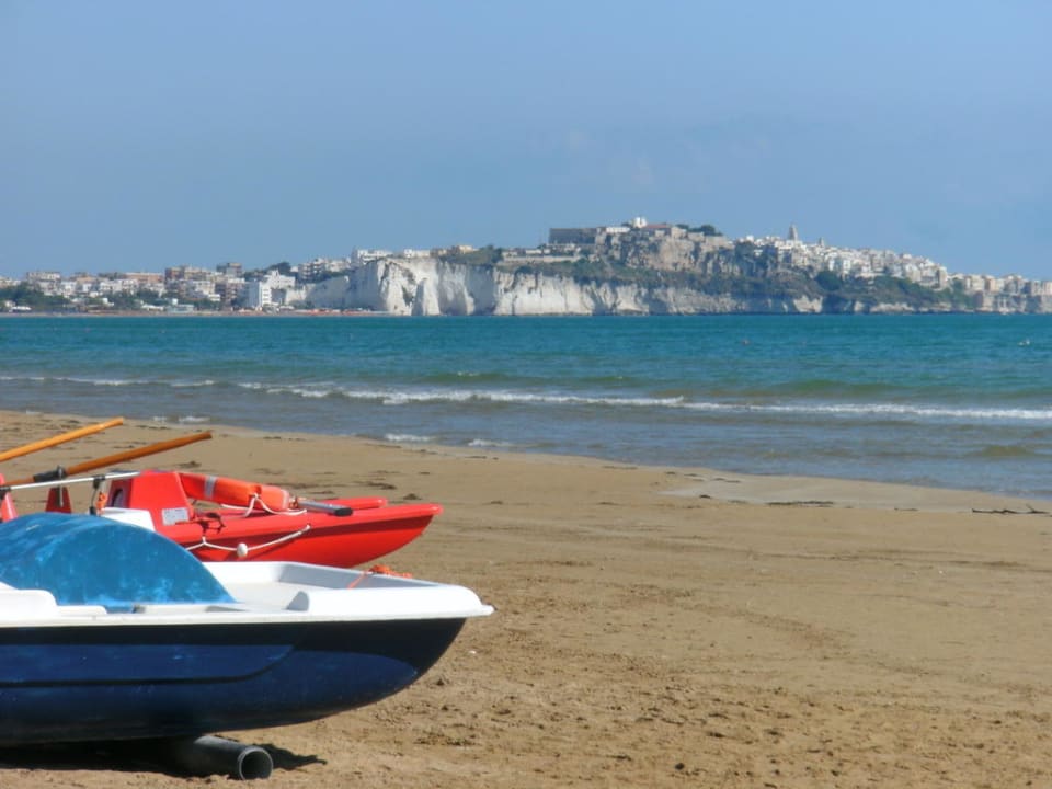 Strand mit Blick auf Vieste Hotel Portonuovo