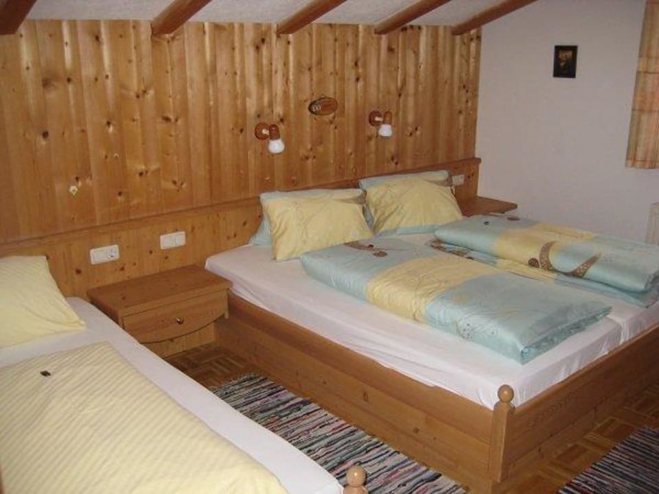 Wohnung Almrausch - Bett Zimmer Unterdacheben /Apartments/Bauernhof