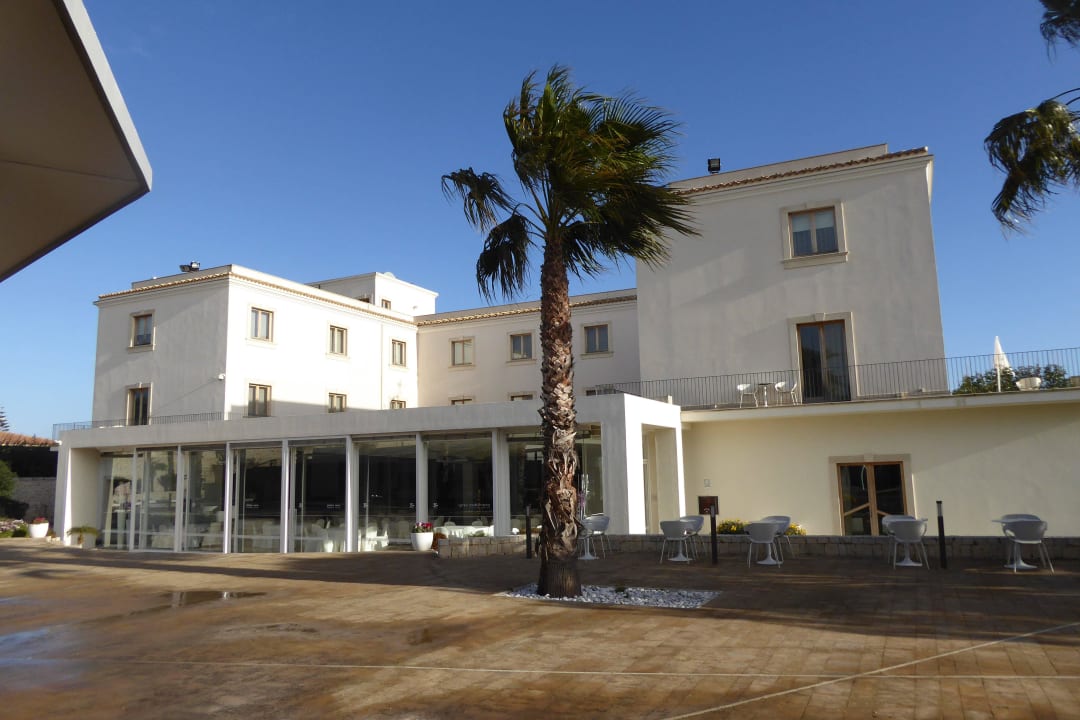 Hotelgebäude Hotel Pietre Nere Resort