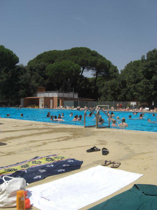 Der große Pool Hotel Country Club Castelfusano