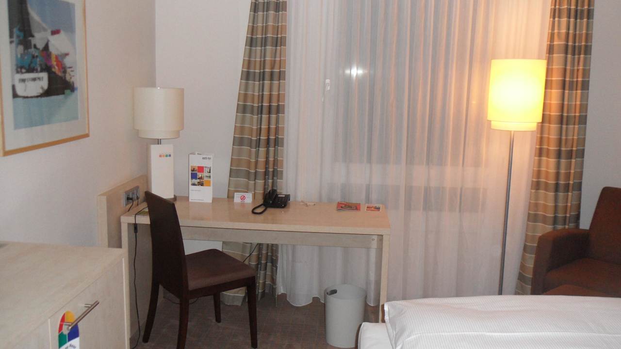 Zimmer 309 - Park Inn, HH Select Hotel Hamburg Nord