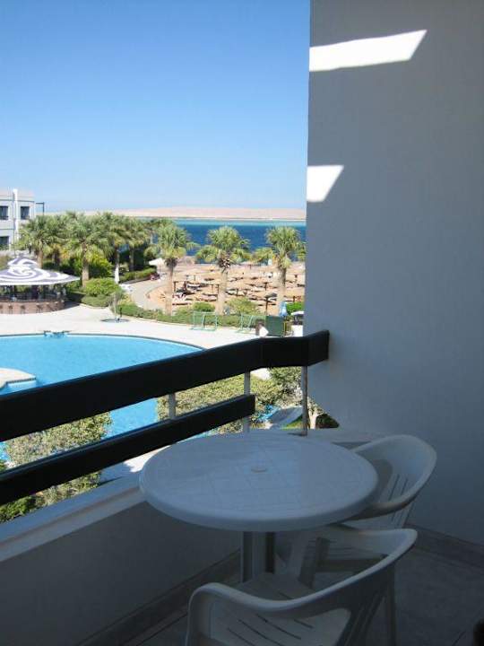 view on Rea sea from room 319, 2:47pm, 17/09/07 Sea Shell Hotel