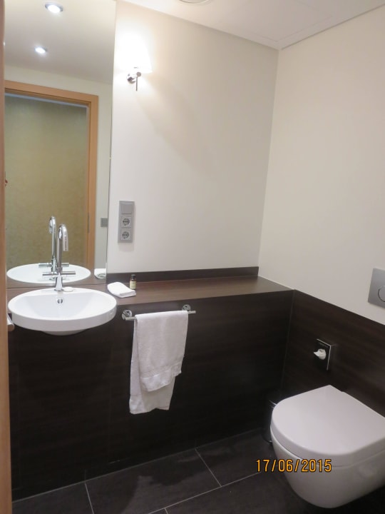 Toilettenblick  Hotel Mondial am Dom Cologne- MGallery