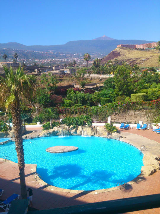 DESDE LA HABITACION CON EL TEIDE AL FONDO BLUESEA Costa Jardin Spa