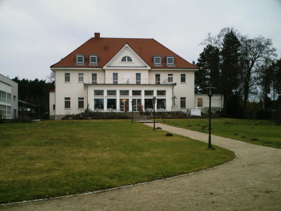 Haupthaus von hinten DAS SCHMÖCKWITZ