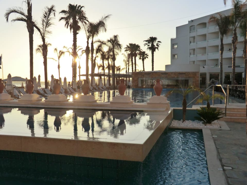 Alles sehr gepflegt Alexander The Great Beach Hotel