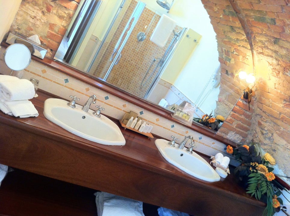 Suite - bathroom Hotel La Locanda Di San Francesco