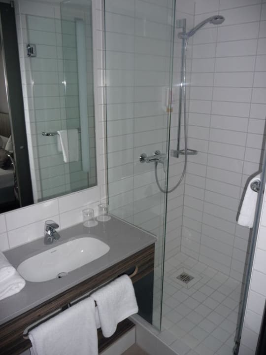Badezimmer Premier Inn Nürnberg City Nordost