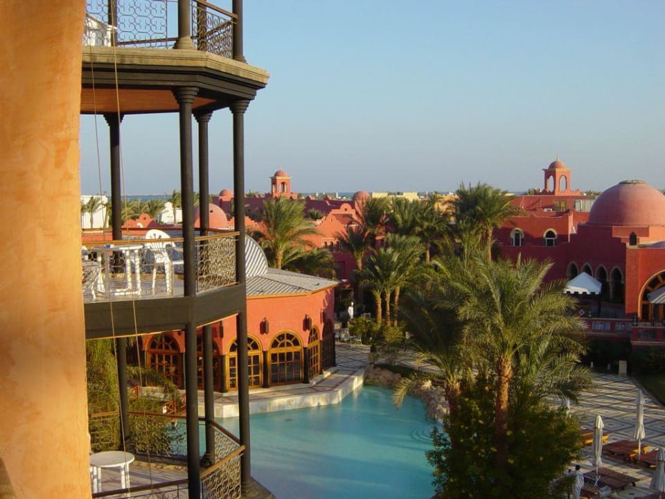 Hotelansicht mit Pool The Grand Resort