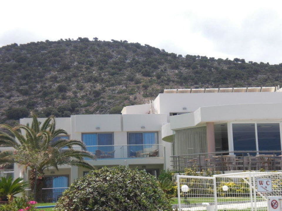 Ausblick von der Poolbar Richtung Land Hotel Ariadne Beach