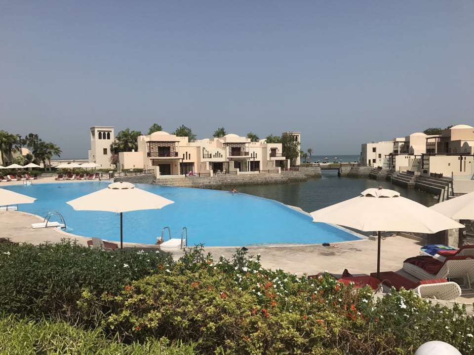 Pool The Cove Rotana Resort