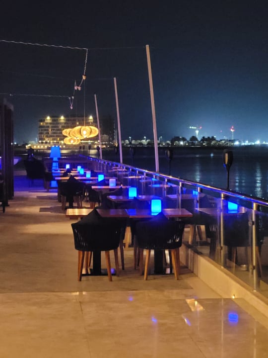 Gastro DoubleTree by Hilton Resort & Spa Marjan Island