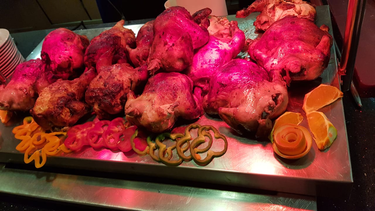 Hühnchen Pickalbatros Alf Leila Wa Leila Resort - Neverland Hurghada