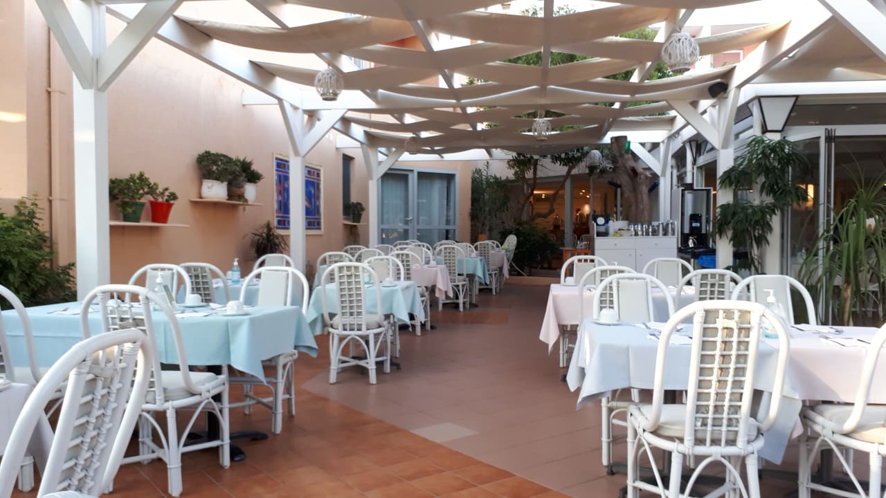 Gastro Anissa Beach & Village