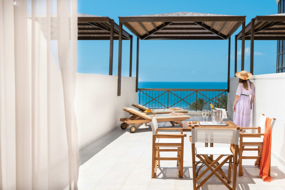 Ausblick Constantinou Bros Athena Beach Hotel