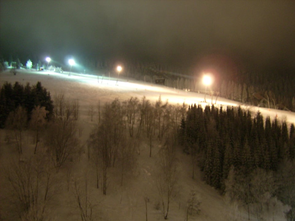 Skiabfahrt bei Nacht AHORN Hotel Am Fichtelberg