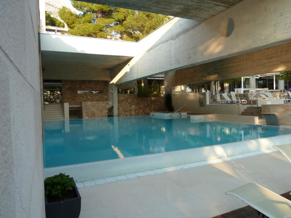 Außenpool mit Verbindung zum Innenpool Bluesun Hotel Soline