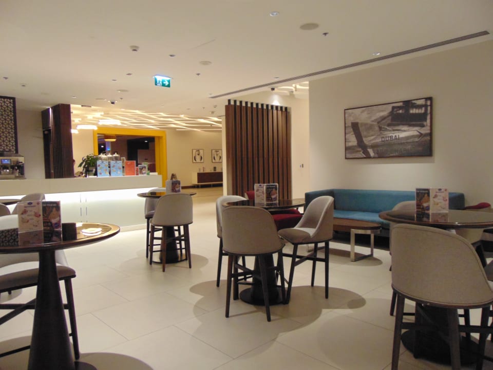 Gastro Hampton By Hilton Dubai Airport
