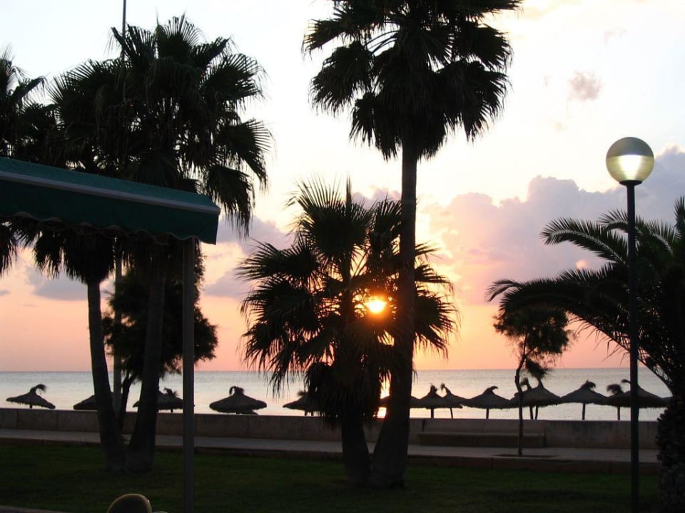 Sonnenaufgang R2 Veronica Beach Hotel