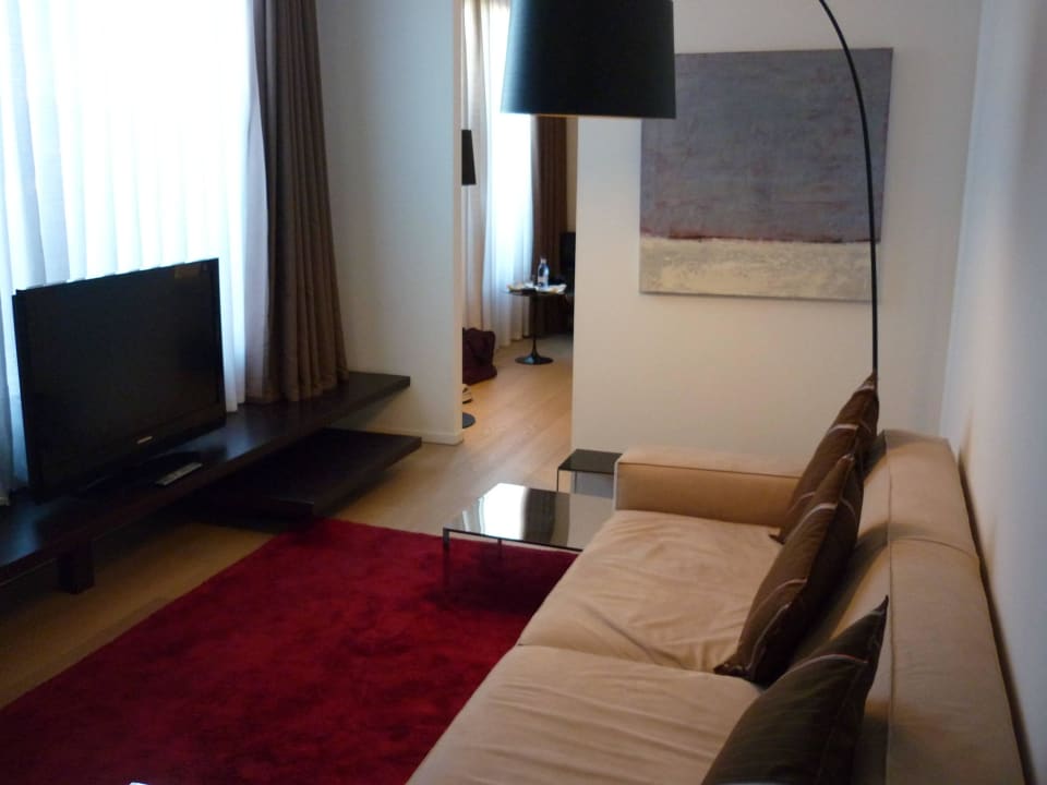 Couch mit Fernseher Hotel Casa Torner i Güell