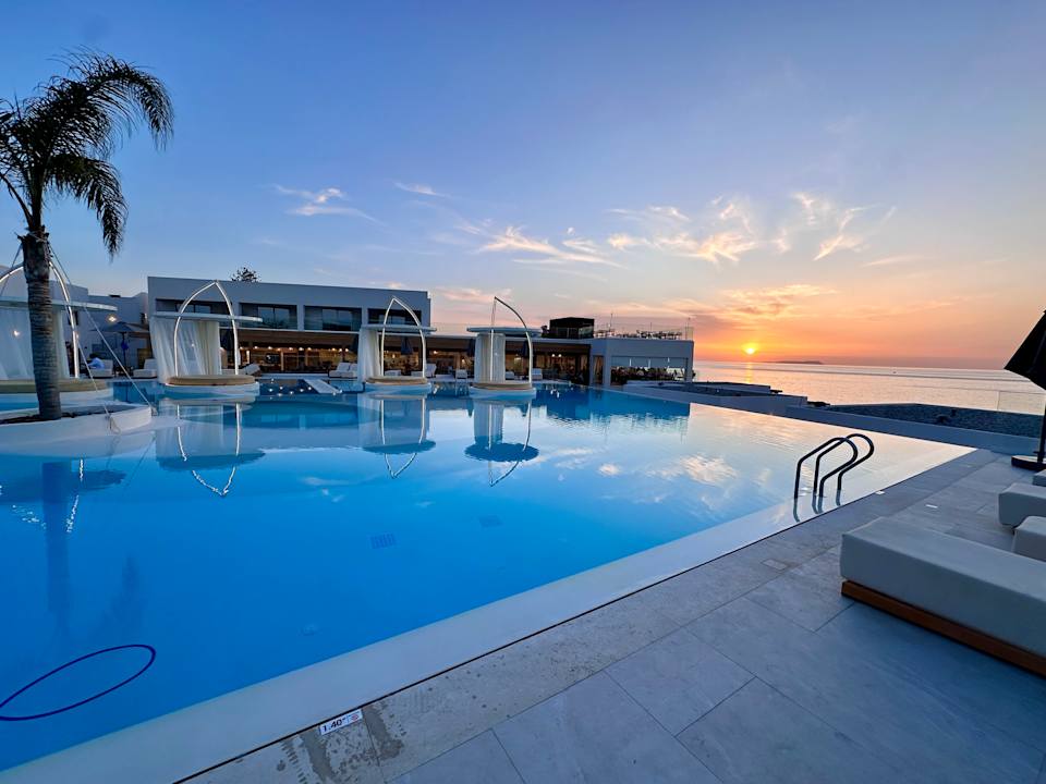 Pool Enorme Santanna Island