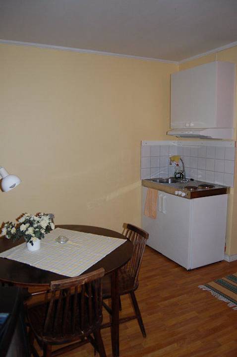 Küchenecke im Zimmer Pension Björnen