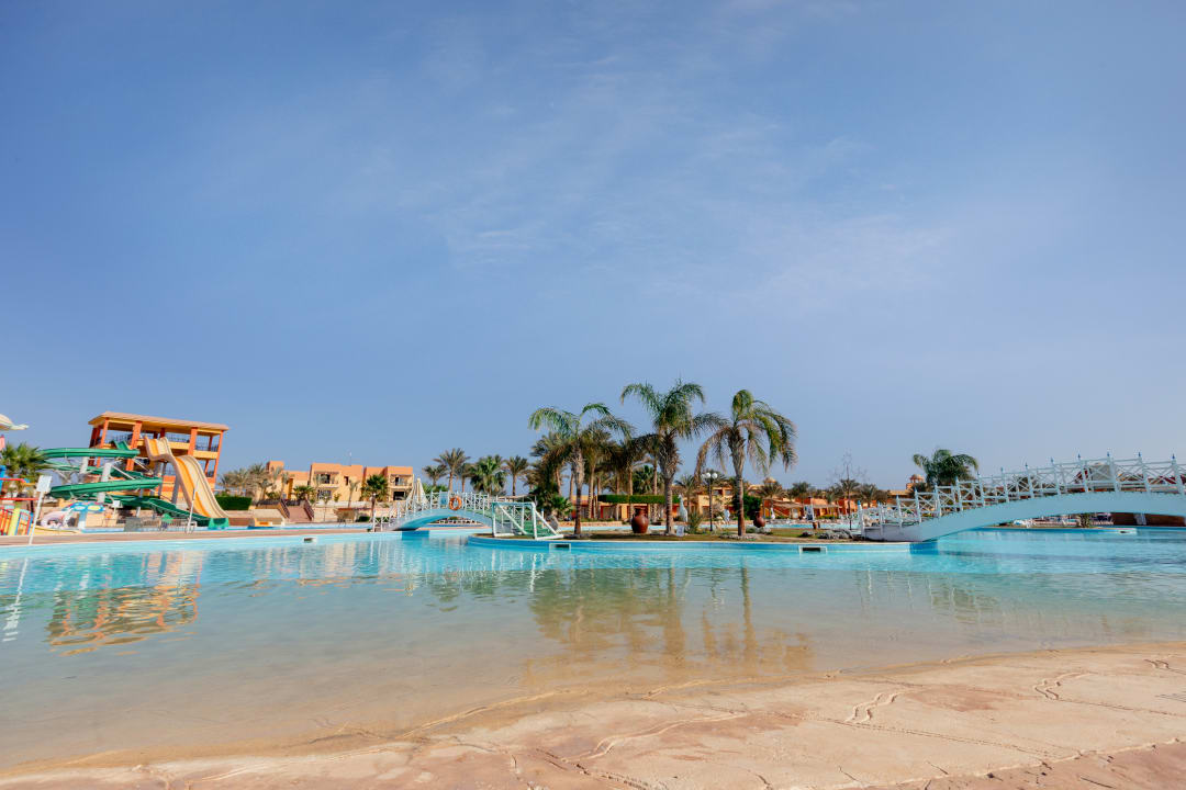 Pool Malikia Resort Abu Dabbab