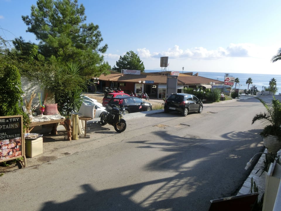 Straße vor Hotel Hotel Captain's House