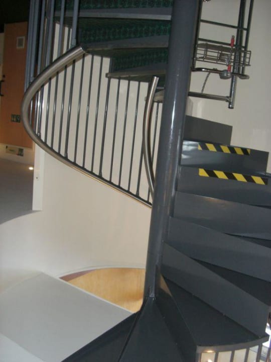 Treppe zum Restaurant Hotel ibis London Wembley