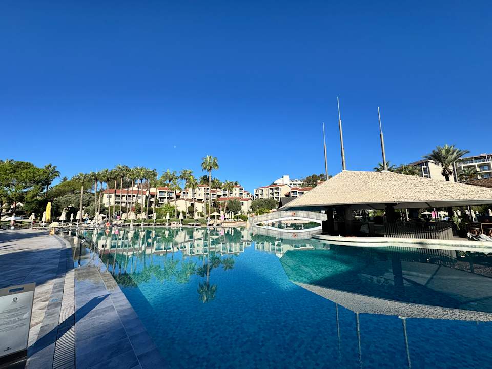 Pool Arum Barut Collection