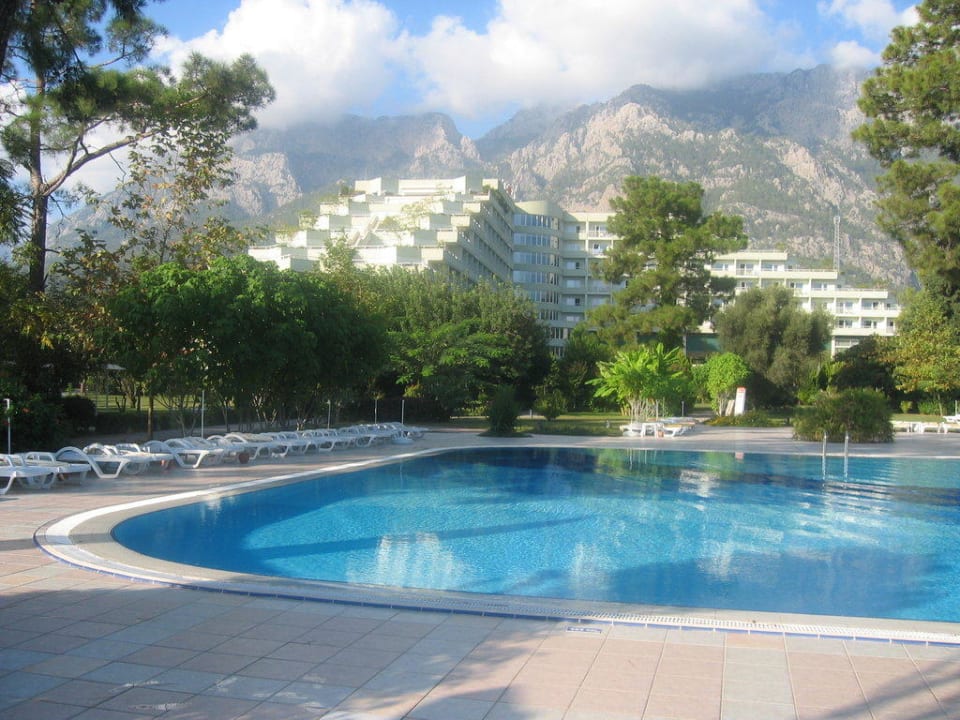 Hôtel vu de la piscine Kimeros Park Holiday Village