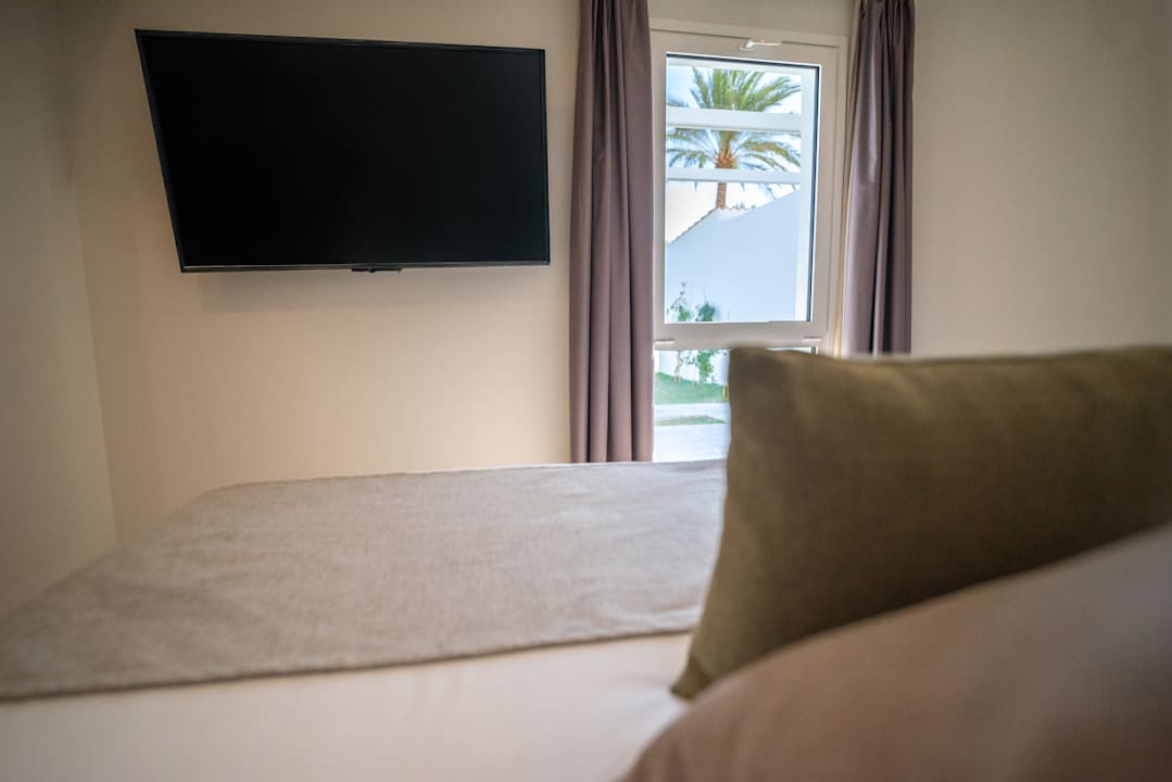 Zimmer HL Miraflor Suites Hotel