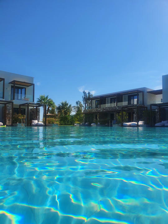 Pool Caravia Beach Hotel