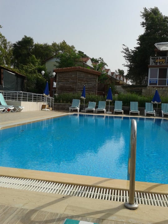 Der ruhige Pool Adora Calma Beach Hotel