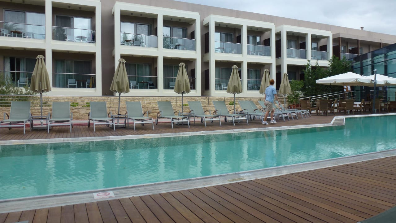 Der kleine Pool Minos Mare Royal