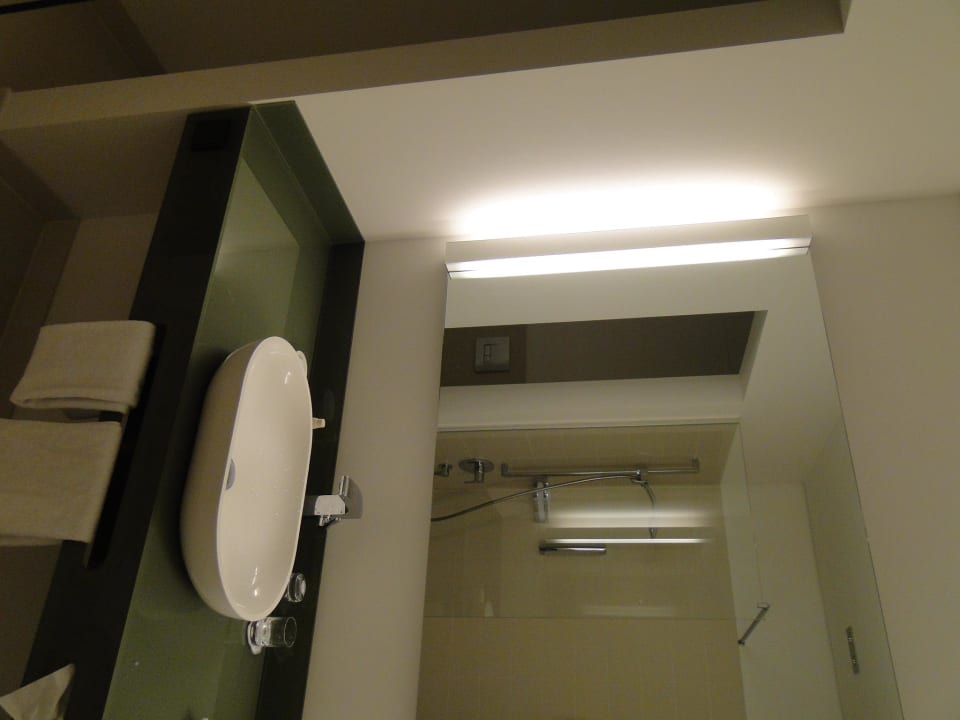 Waschtisch COSMO Hotel Berlin Mitte