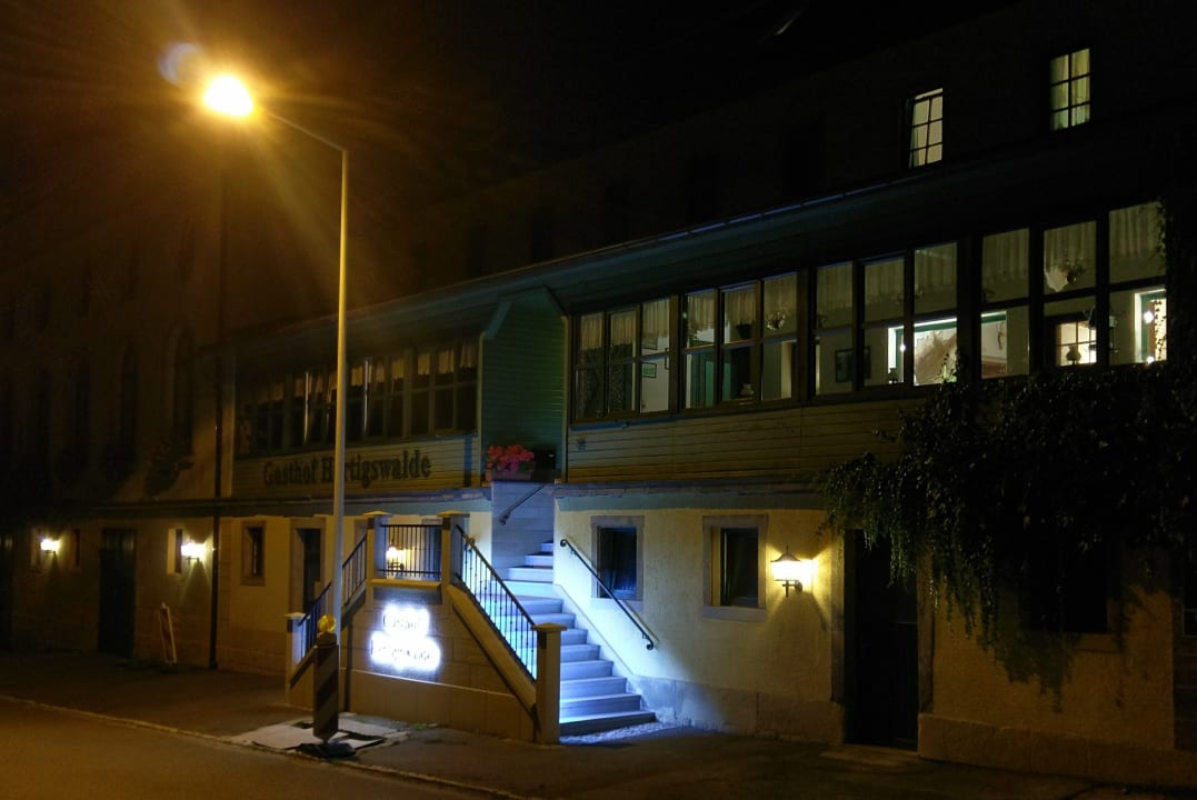 Außenansicht Gasthof Hertigswalde