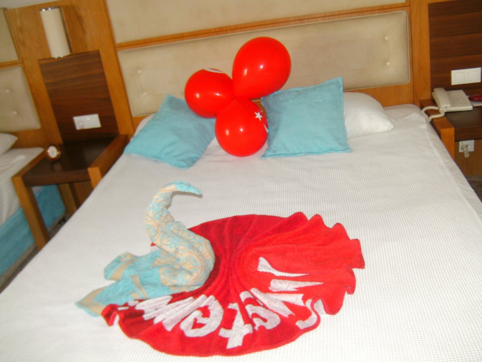Schöne Deko Saturn Palace Resort Hotel