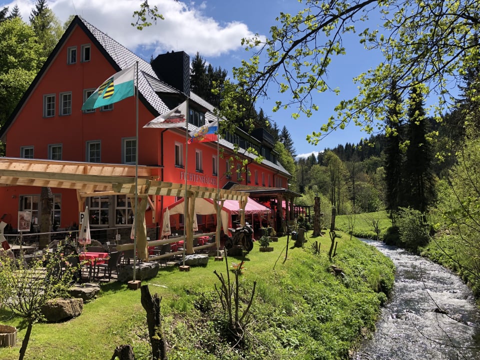 Außenansicht Ferienhotel Fichtenhäusel am Pöhlagrund