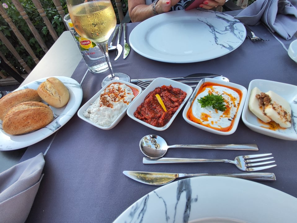 Gastro Can Garden Beach