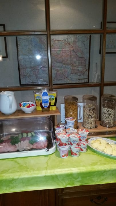 Büffet Hotel-Pension Haus Neustadt