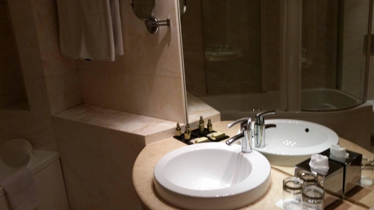 Badezimmer Meliá Athens Hotel