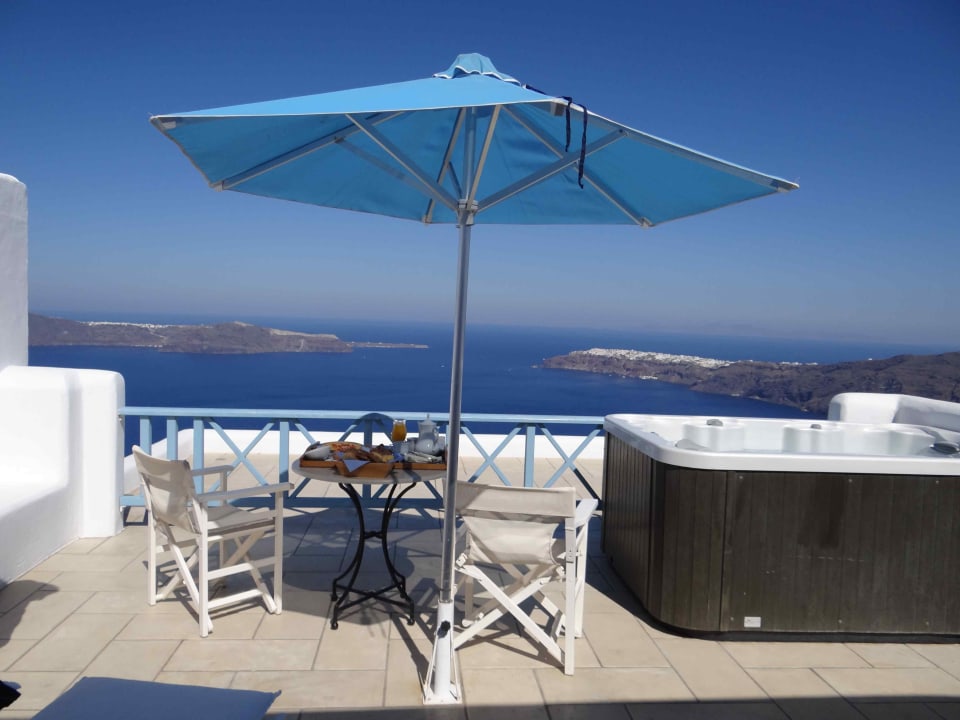 Frühstück wird gebracht Hotel Absolute Bliss