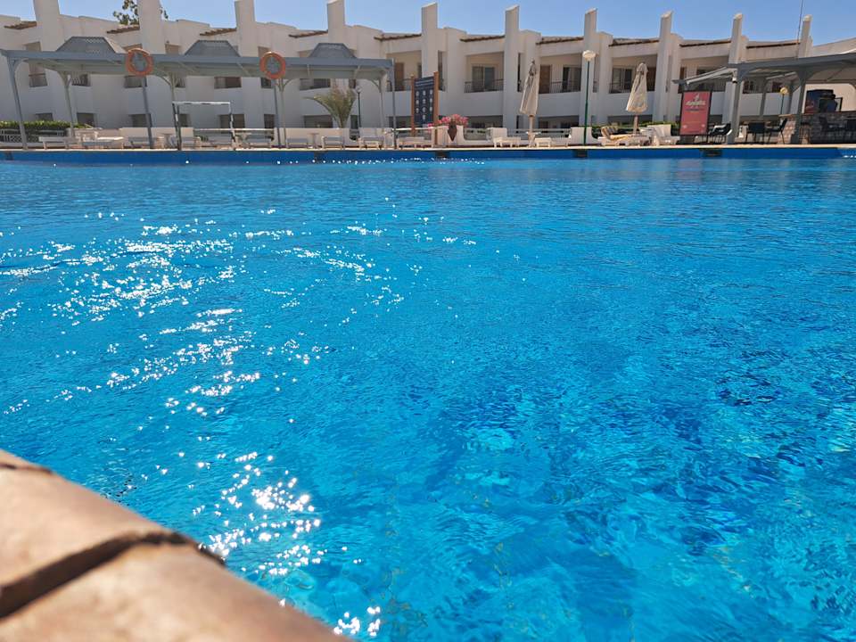 Pool Menaville Safaga