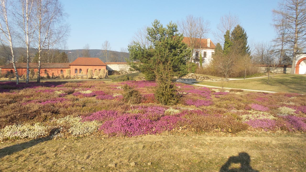 Gartenanlage Bärnsteinhof Gasthof mit Herz