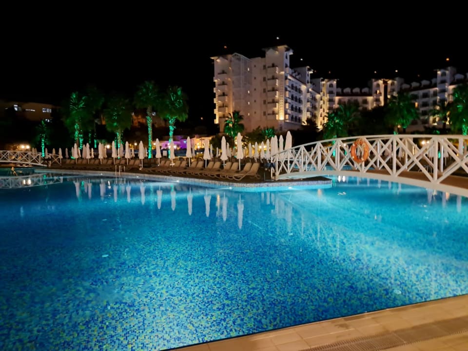 Pool Side Mare Resort & Spa