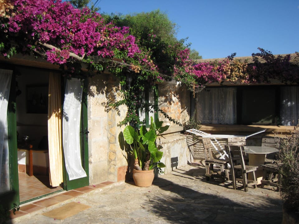 Innenhof vor Can Llorenc Finca Es Pla Nou