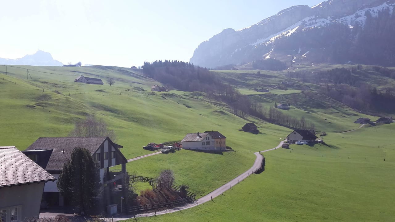 Blick vom Balkon nach links Hotel Alpenblick