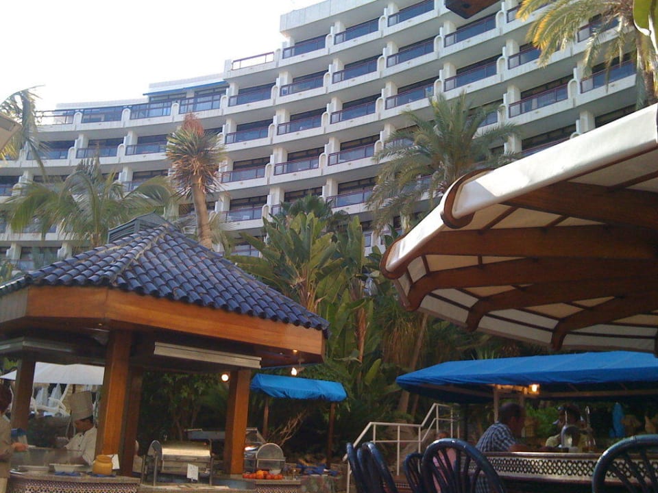 Ausblick vom Restaurant auf das Hotel Seaside Hotel Sandy Beach
