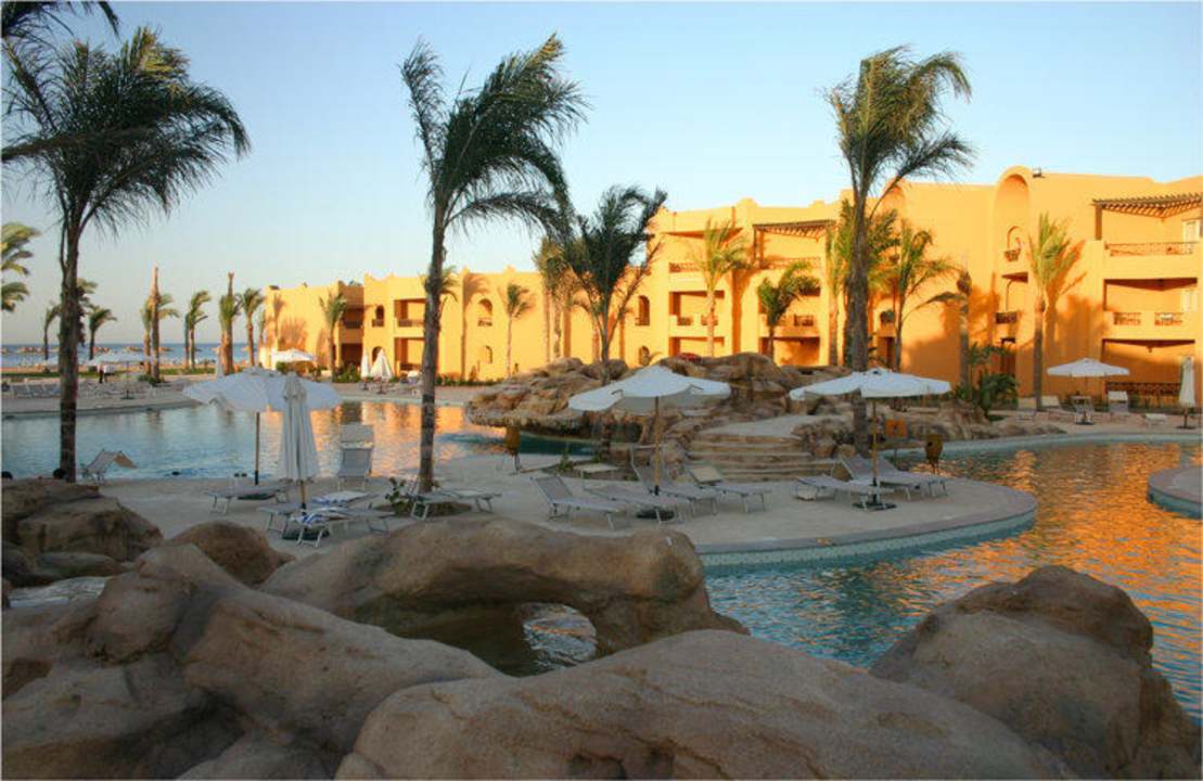 Sehr groß angelegte Poollandschaft Stella Beach Resort & Spa Makadi Bay